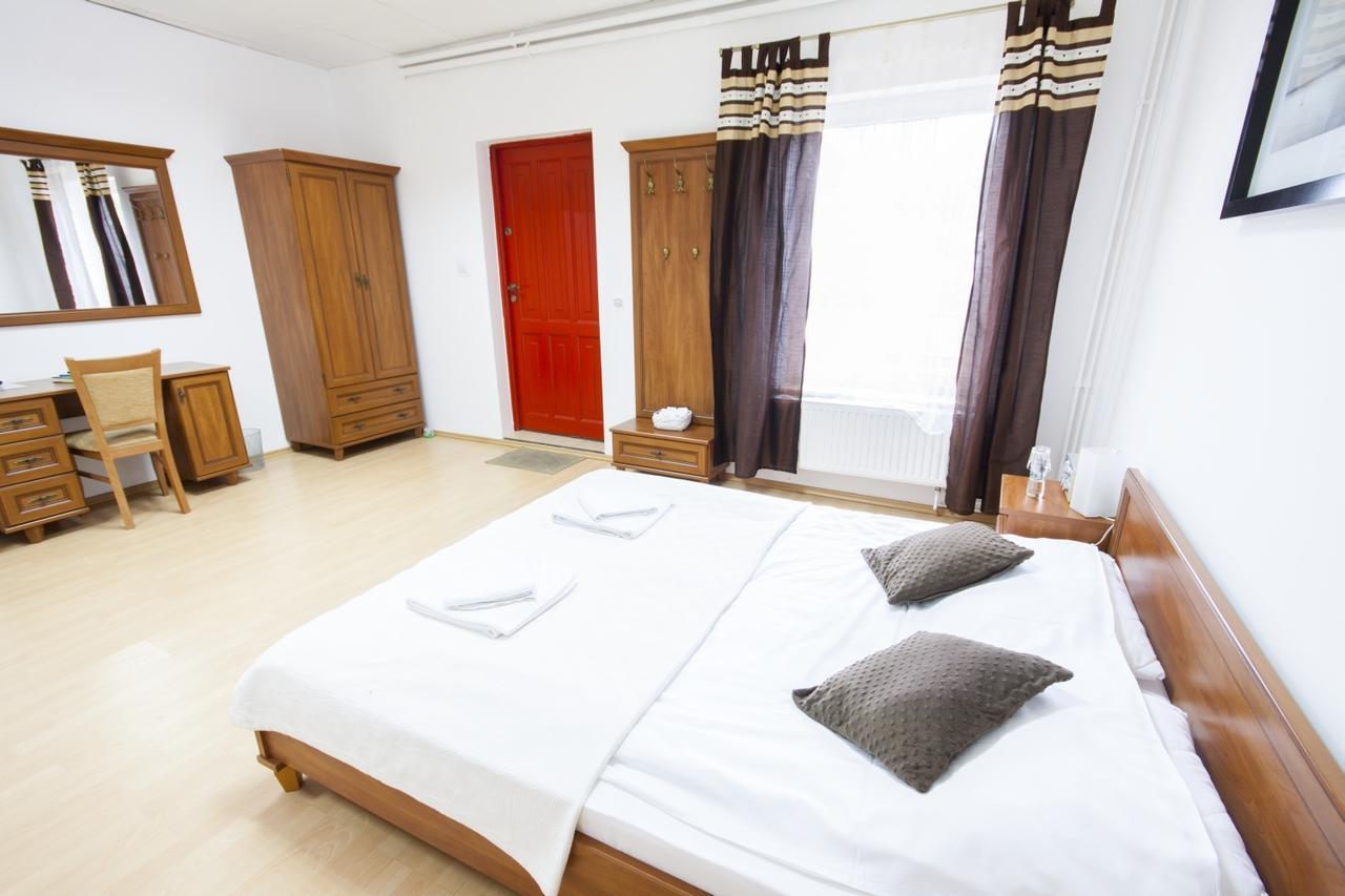 Motel Te Klimaty 첼라드즈 외부 사진